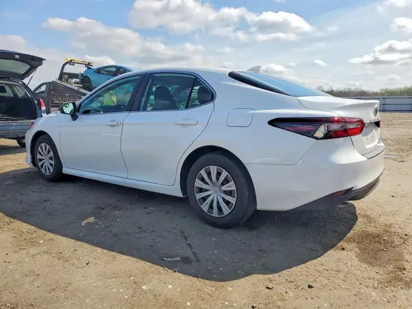 4T1C31AK6NU577699 2022 TOYOTA CAMRY - Image 2