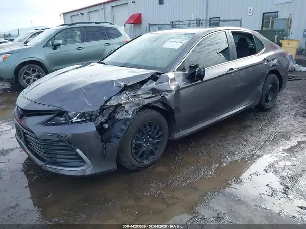 4T1C31AK6NU595636 2022 TOYOTA CAMRY - Image 2