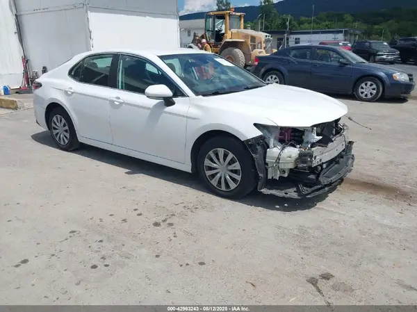 4T1C31AK6NU596897 2022 TOYOTA CAMRY - Image 1