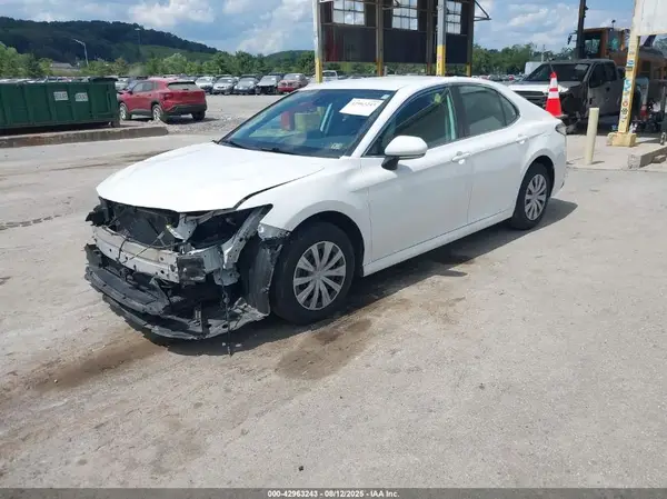 4T1C31AK6NU596897 2022 TOYOTA CAMRY - Image 2