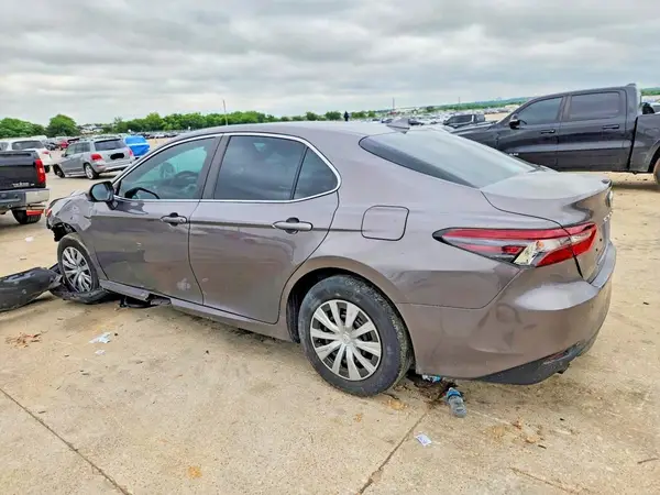 4T1C31AK6NU599864 2022 TOYOTA CAMRY - Image 2