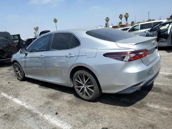 4T1C31AK7MU548372 2021 TOYOTA CAMRY - Image 2
