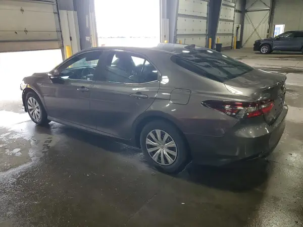 4T1C31AK7MU557699 2021 TOYOTA CAMRY - Image 2