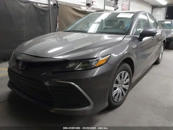4T1C31AK7MU559730 2021 TOYOTA CAMRY - Image 2