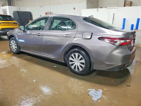 4T1C31AK7MU560456 2021 TOYOTA CAMRY - Image 2