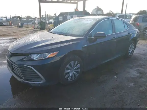 4T1C31AK7MU568363 2021 TOYOTA CAMRY - Image 2