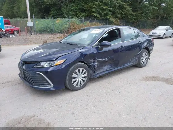 4T1C31AK7NU039528 2022 TOYOTA CAMRY - Image 2