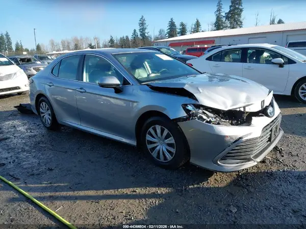 4T1C31AK7NU571376 2022 TOYOTA CAMRY - Image 1