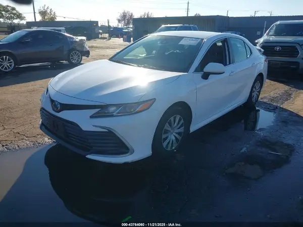 4T1C31AK7NU573578 2022 TOYOTA CAMRY - Image 2