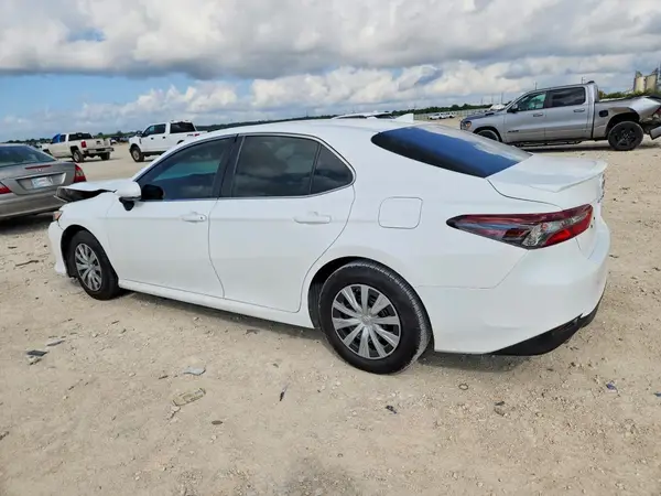 4T1C31AK7NU574231 2022 TOYOTA CAMRY - Image 2