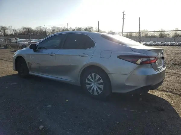 4T1C31AK7NU574827 2022 TOYOTA CAMRY - Image 2