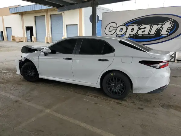 4T1C31AK7NU575069 2022 TOYOTA CAMRY - Image 2
