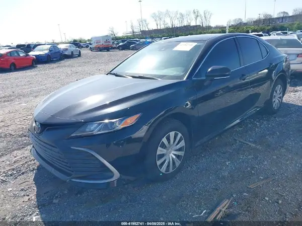 4T1C31AK7NU580160 2022 TOYOTA CAMRY - Image 2