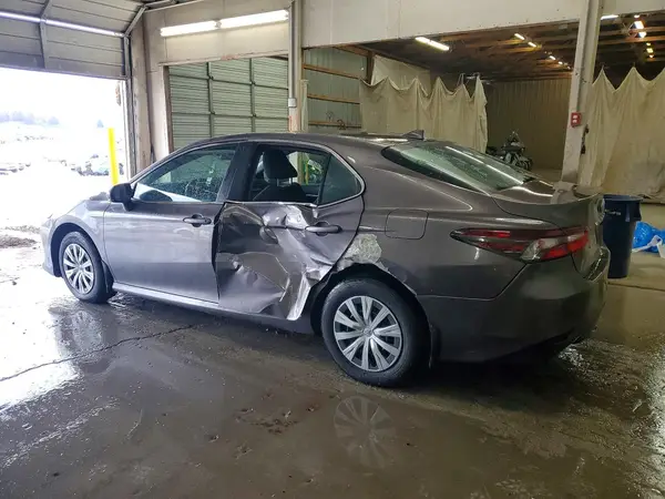 4T1C31AK7NU583835 2022 TOYOTA CAMRY - Image 2
