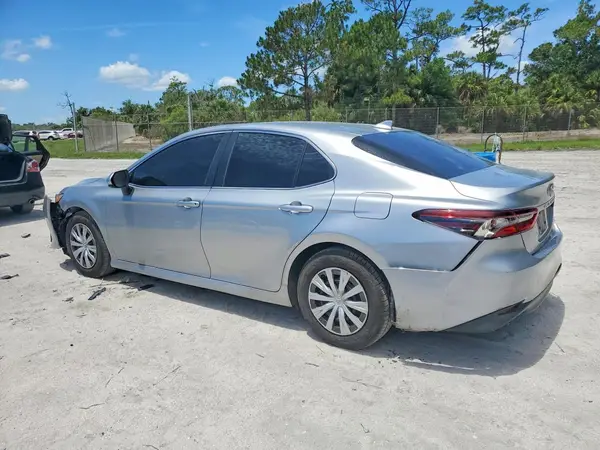 4T1C31AK7NU584189 2022 TOYOTA CAMRY - Image 2