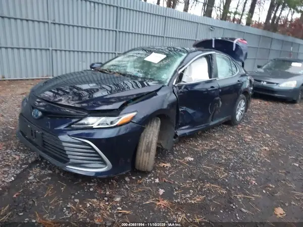 4T1C31AK7NU586668 2022 TOYOTA CAMRY - Image 2