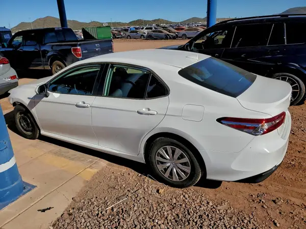 4T1C31AK8LU011184 2020 TOYOTA CAMRY - Image 2