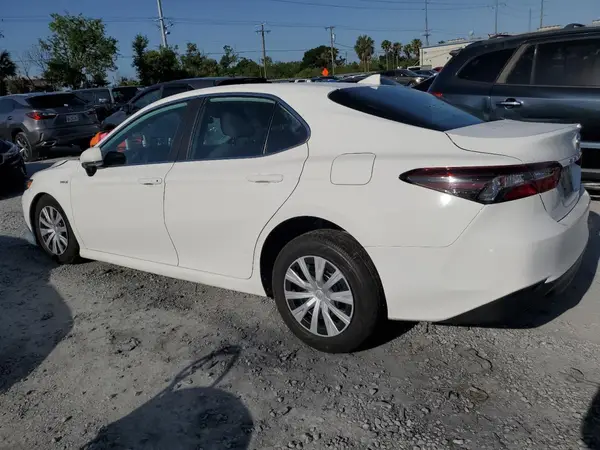 4T1C31AK8MU024227 2021 TOYOTA CAMRY - Image 2