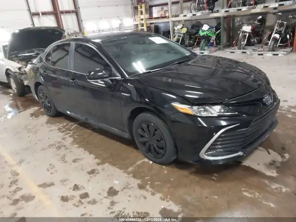 4T1C31AK8MU024440 2021 TOYOTA CAMRY - Image 1