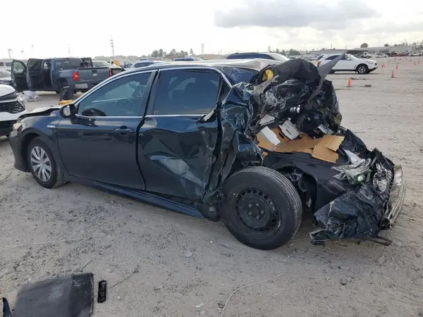 4T1C31AK8MU557825 2021 TOYOTA CAMRY - Image 2