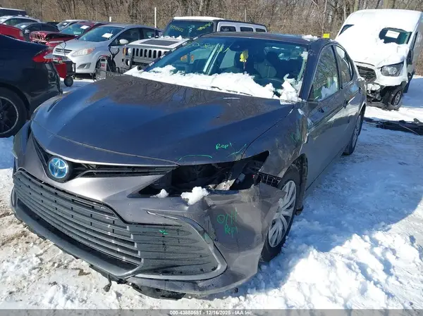 4T1C31AK8MU558800 2021 TOYOTA CAMRY - Image 2
