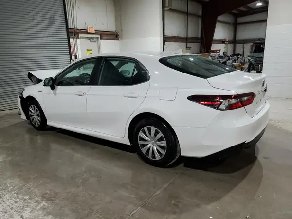4T1C31AK8MU563463 2021 TOYOTA CAMRY - Image 2