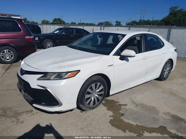 4T1C31AK8MU569358 2021 TOYOTA CAMRY - Image 2