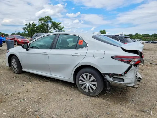 4T1C31AK8NU038761 2022 TOYOTA CAMRY - Image 2