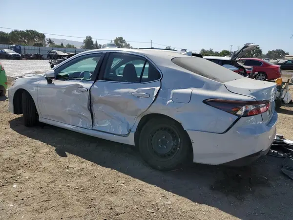4T1C31AK8NU038808 2022 TOYOTA CAMRY - Image 2
