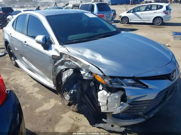 4T1C31AK8NU574190 2022 TOYOTA CAMRY - Image 1
