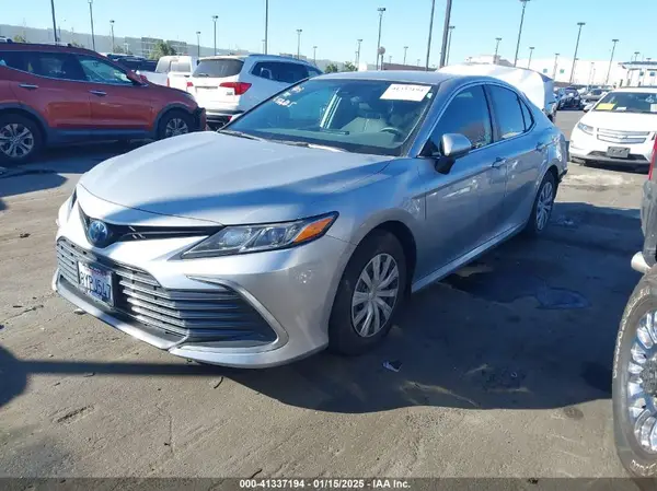 4T1C31AK8NU575453 2022 TOYOTA CAMRY - Image 2