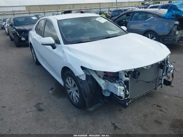 4T1C31AK8NU576120 2022 TOYOTA CAMRY - Image 1
