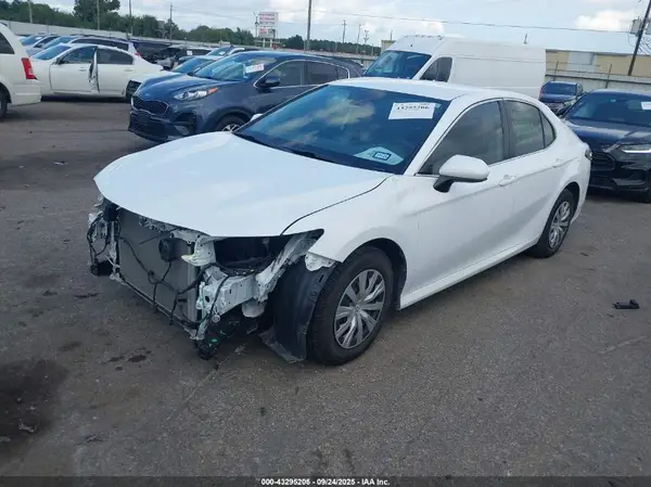 4T1C31AK8NU576120 2022 TOYOTA CAMRY - Image 2