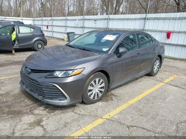 4T1C31AK8NU579213 2022 TOYOTA CAMRY - Image 2