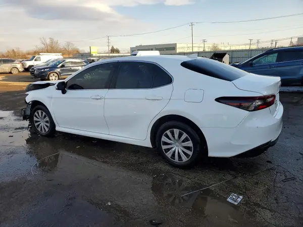 4T1C31AK8NU580636 2022 TOYOTA CAMRY - Image 2