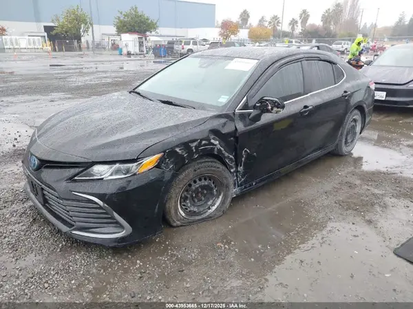 4T1C31AK8NU591572 2022 TOYOTA CAMRY - Image 2