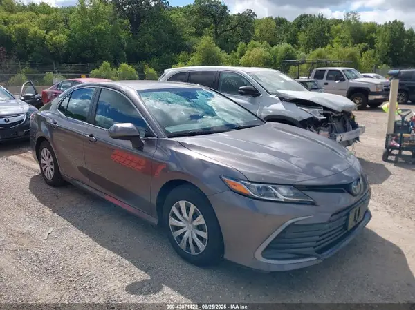 4T1C31AK8NU592687 2022 TOYOTA CAMRY - Image 1