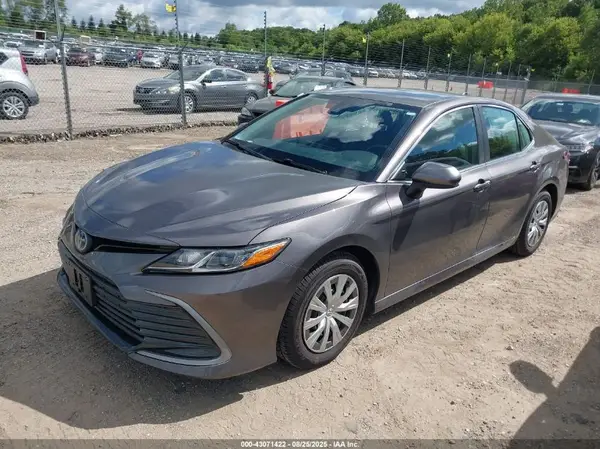 4T1C31AK8NU592687 2022 TOYOTA CAMRY - Image 2