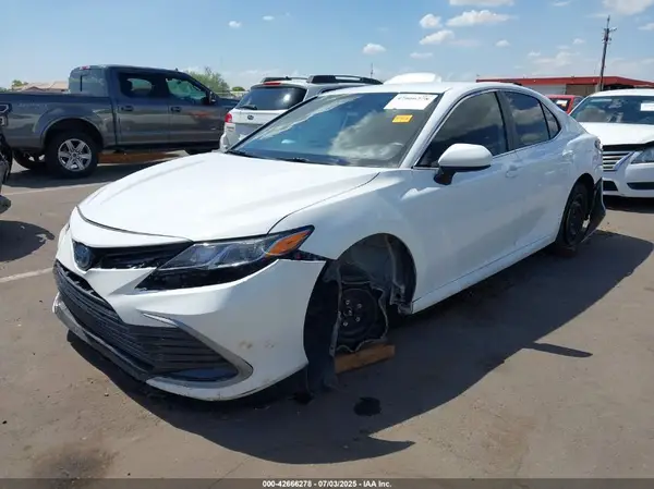4T1C31AK8NU594181 2022 TOYOTA CAMRY - Image 2
