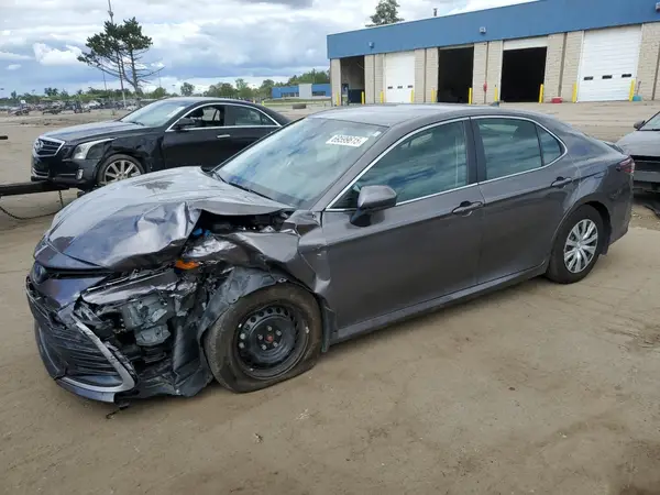 4T1C31AK8NU599204 2022 TOYOTA CAMRY - Image 1