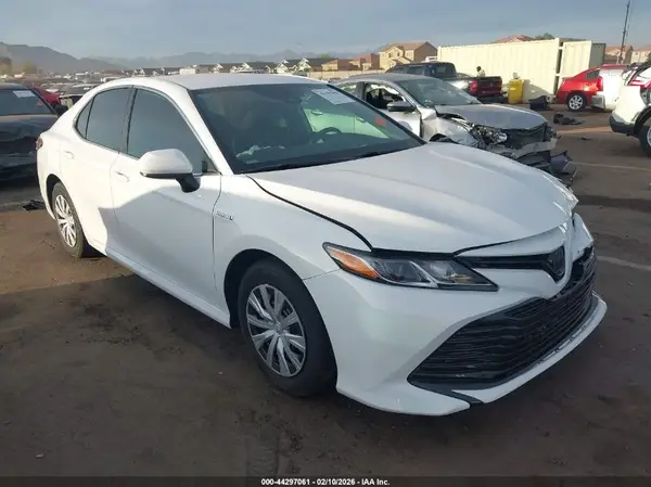 4T1C31AK9LU520524 2020 TOYOTA CAMRY - Image 1