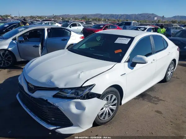 4T1C31AK9LU520524 2020 TOYOTA CAMRY - Image 2
