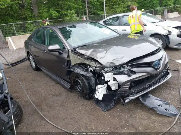 4T1C31AK9LU521382 2020 TOYOTA CAMRY - Image 1