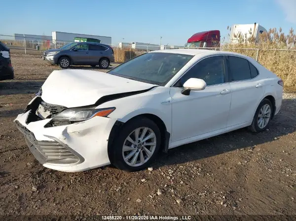 4T1C31AK9MU032160 2021 TOYOTA CAMRY - Image 2