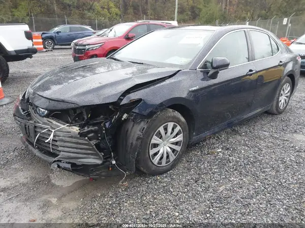 4T1C31AK9MU547580 2021 TOYOTA CAMRY - Image 2