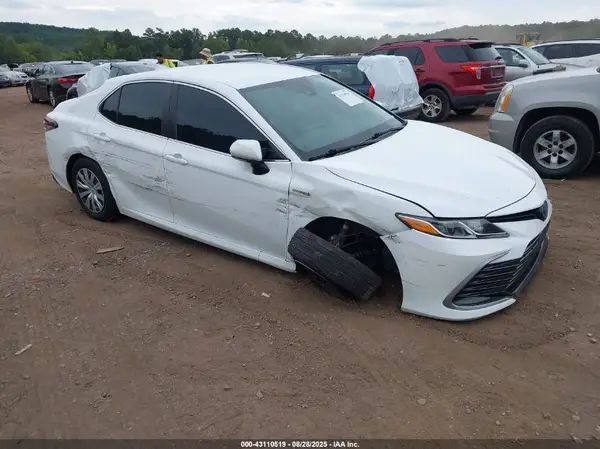 4T1C31AK9MU551595 2021 TOYOTA CAMRY - Image 1