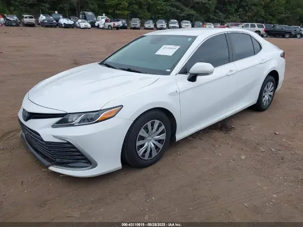 4T1C31AK9MU551595 2021 TOYOTA CAMRY - Image 2