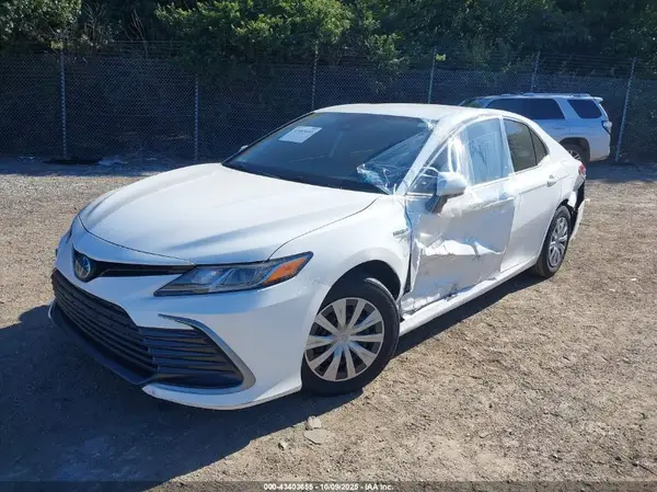 4T1C31AK9MU553539 2021 TOYOTA CAMRY - Image 2