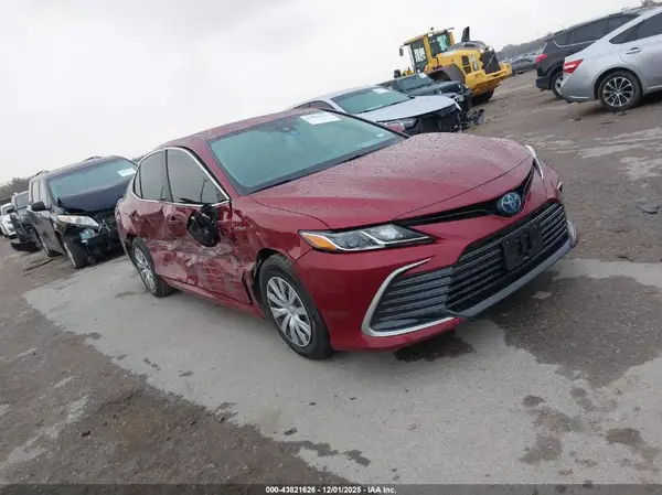 4T1C31AK9MU560944 2021 TOYOTA CAMRY - Image 1