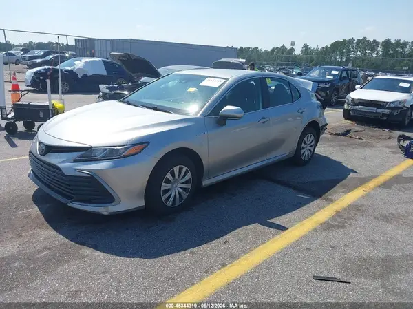 4T1C31AK9MU562841 2021 TOYOTA CAMRY - Image 2